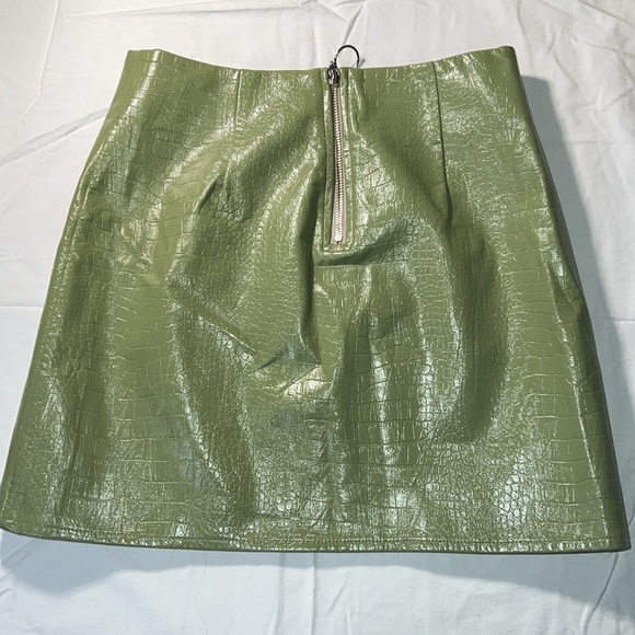 Princess Polly Faux Leather Mini Sage Green Skirt - Picture 2 of 3